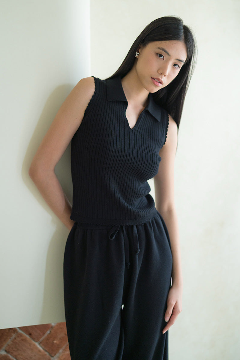 Essential Rib-Knit Cotton Polo Vest In Black