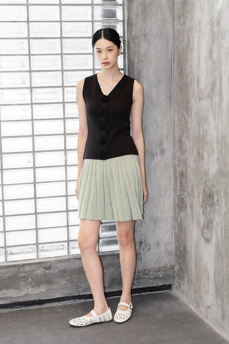 Essential Flower Buttoned Vest In Cacao