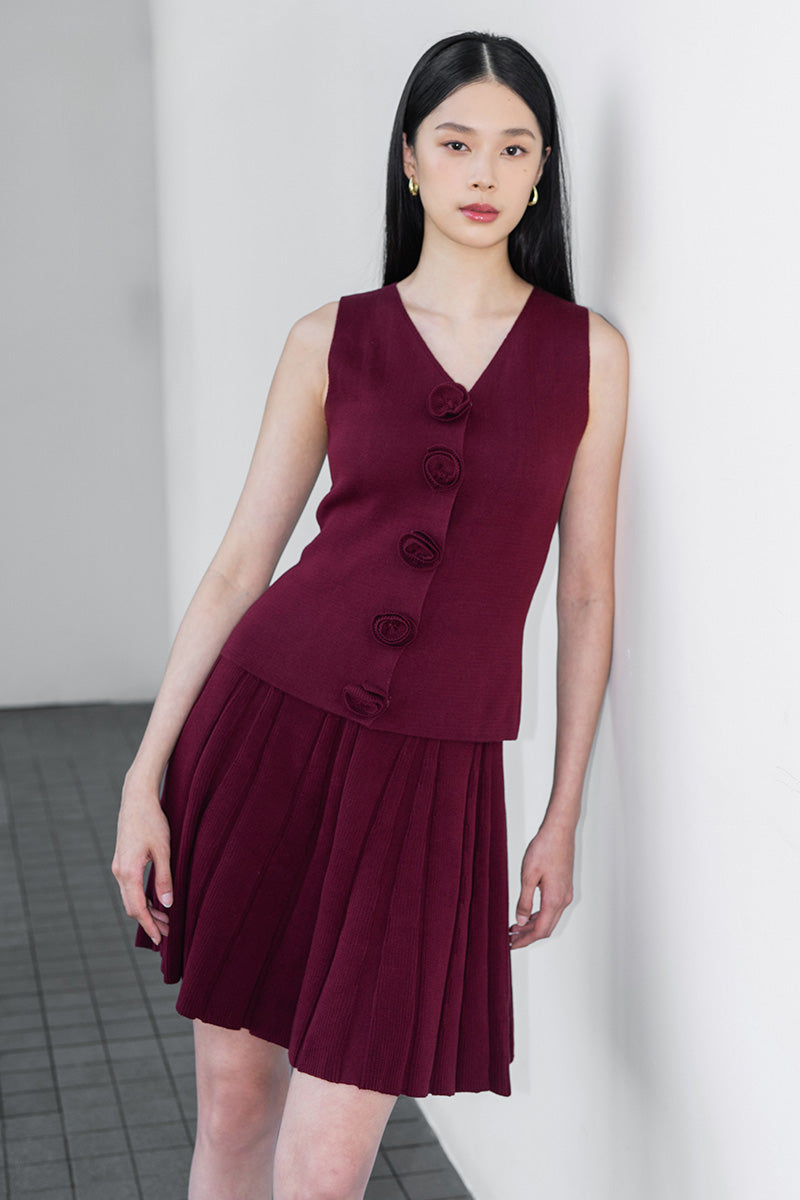 Essential Flower Buttoned Vest In Maroon