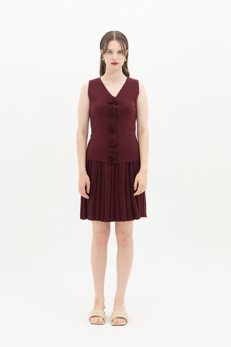 Essential Flower Buttoned Vest In Maroon