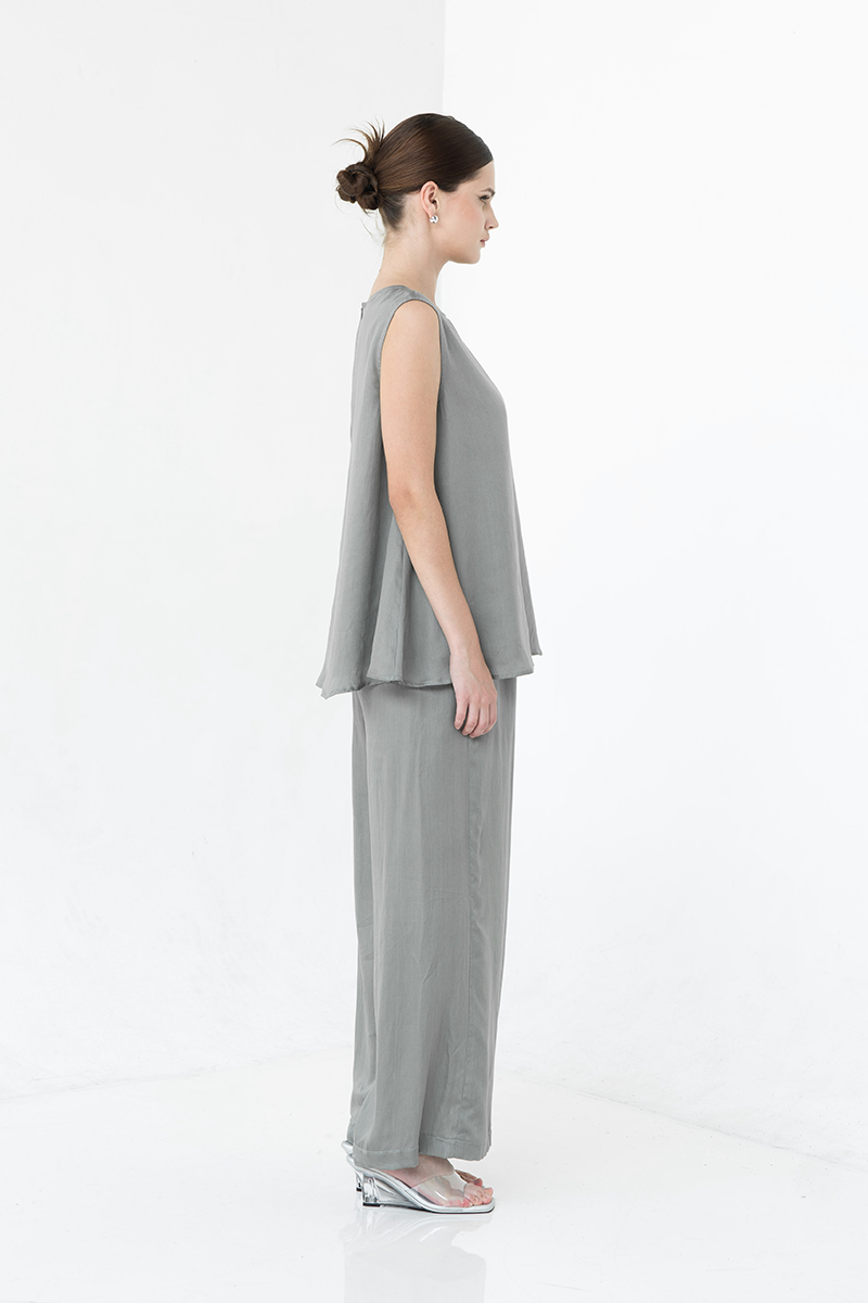 Sateen Sleeveless Top In Forest Sage