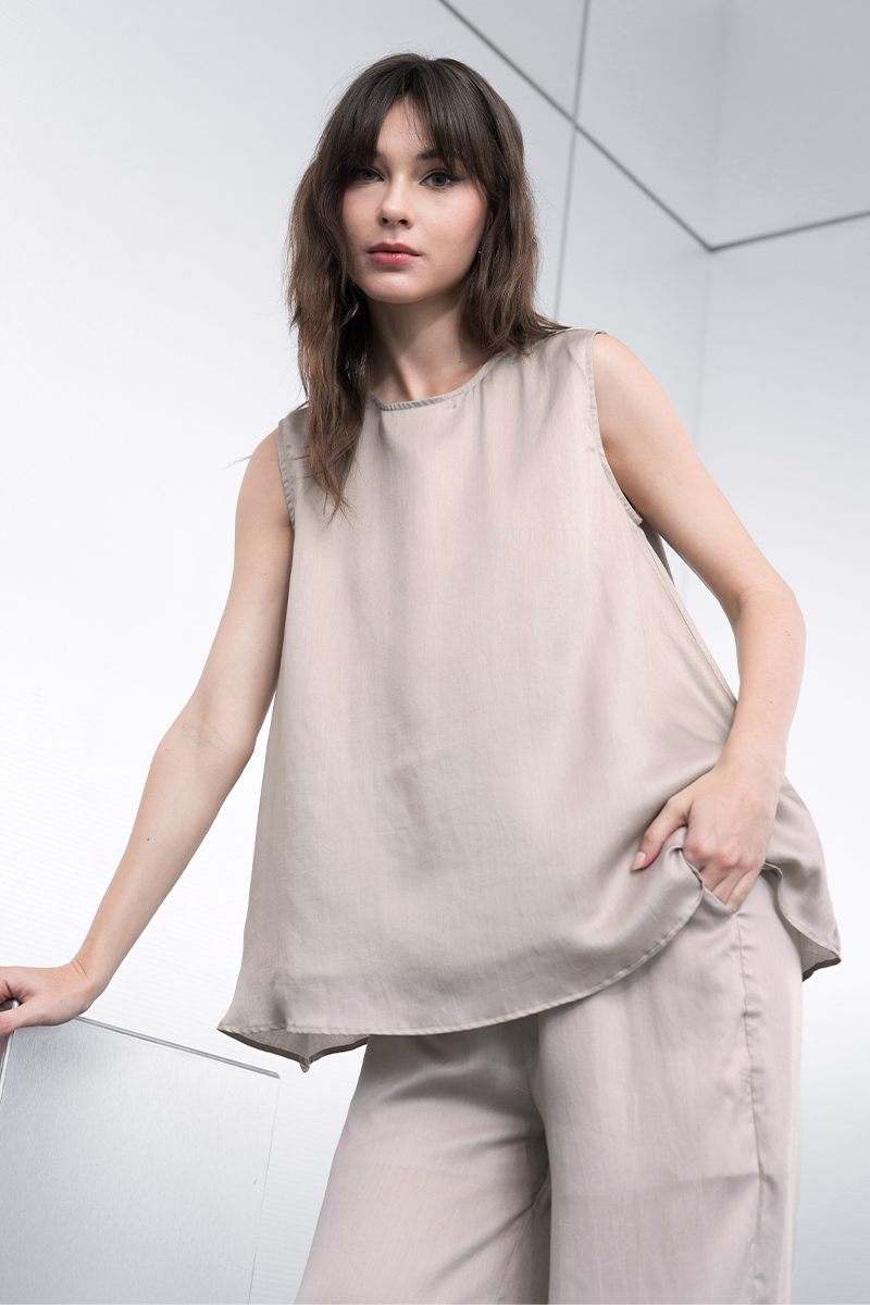 Sateen Sleeveless Top In Beige