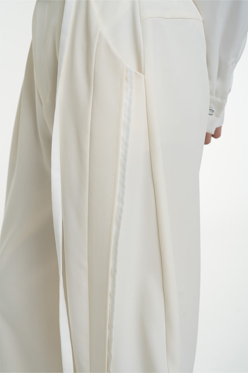 Barrel Pants With Buckle Belt And Side Stripes In Ivory