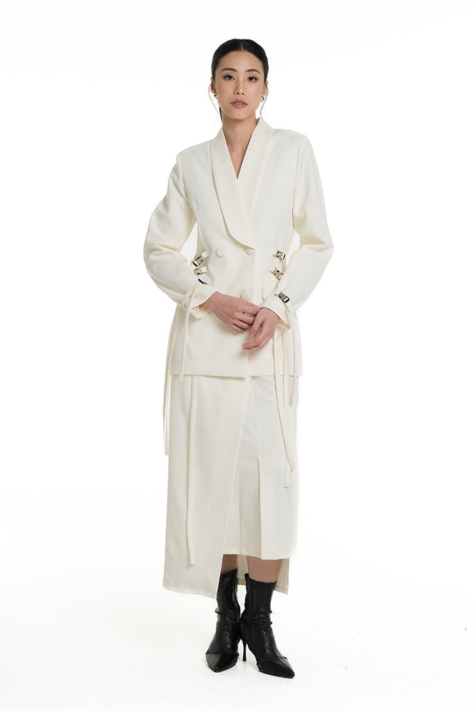 Buckle 15 Long Fitted Blazer In Ivory