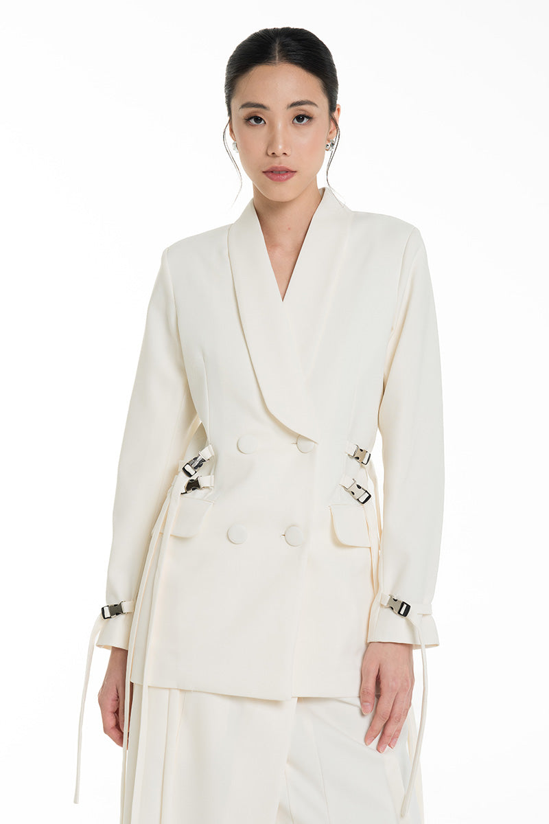 Buckle 15 Long Fitted Blazer In Ivory