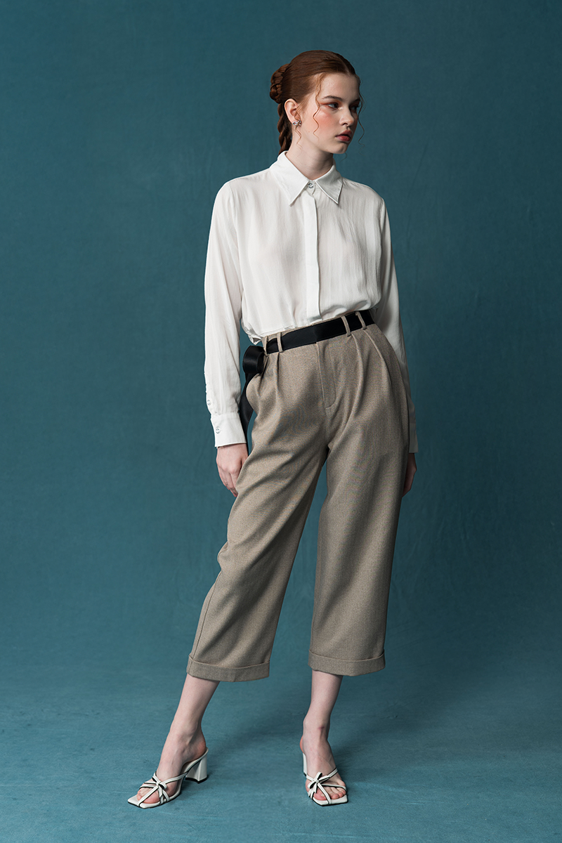 Bow Belt Cropped Pants In Taupe