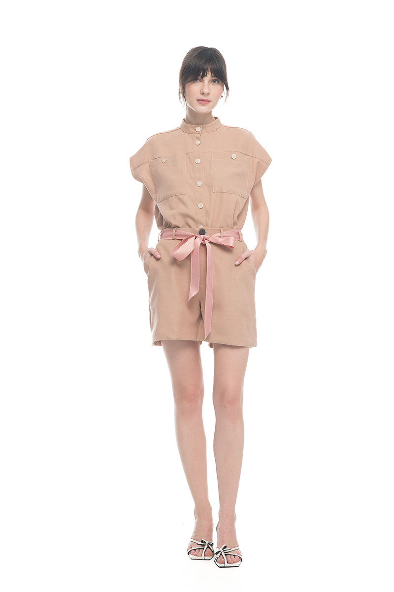 Bow Belt Shorts In Camel