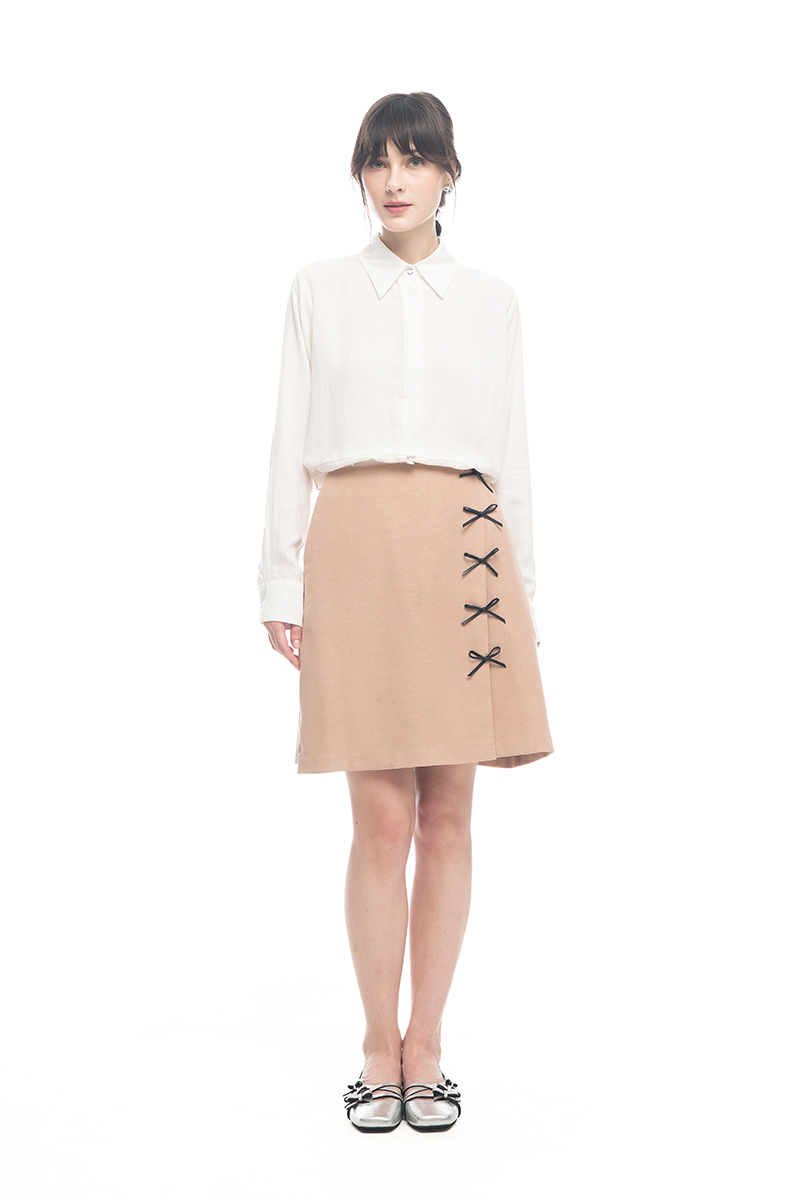 Bow Embellished Mini Skirt In Camel