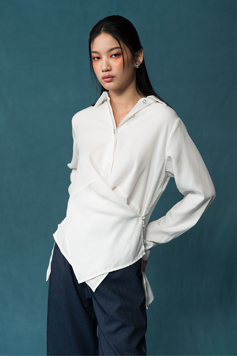Cross-Button Shirt In White