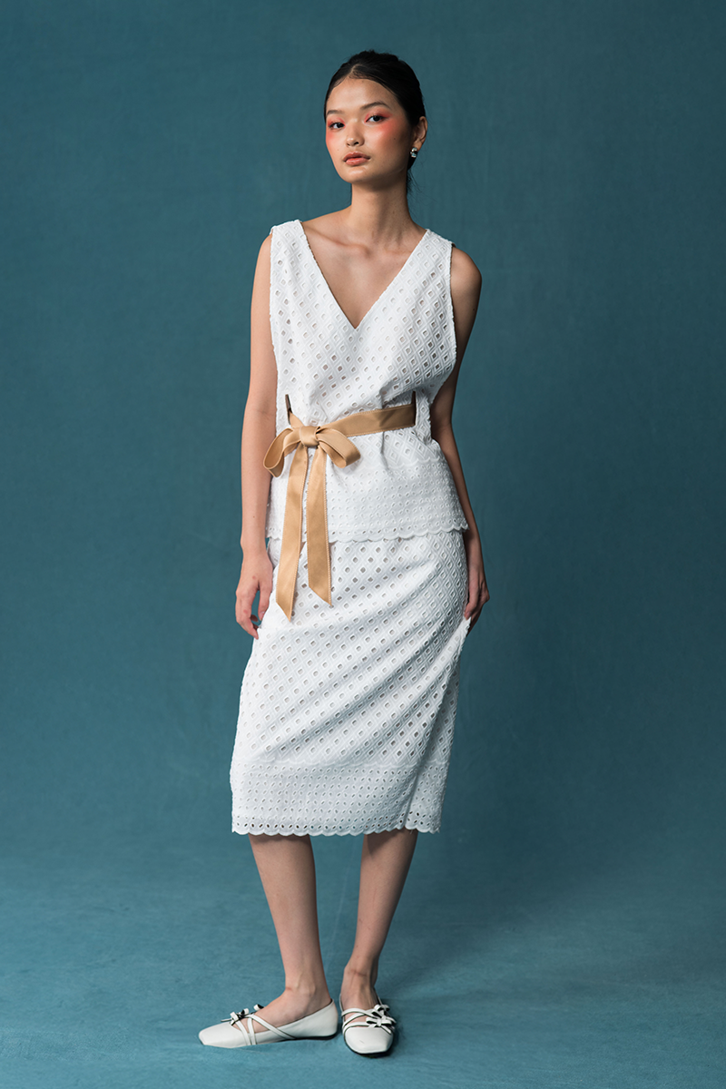 Embroidered Pencil Skirt In White