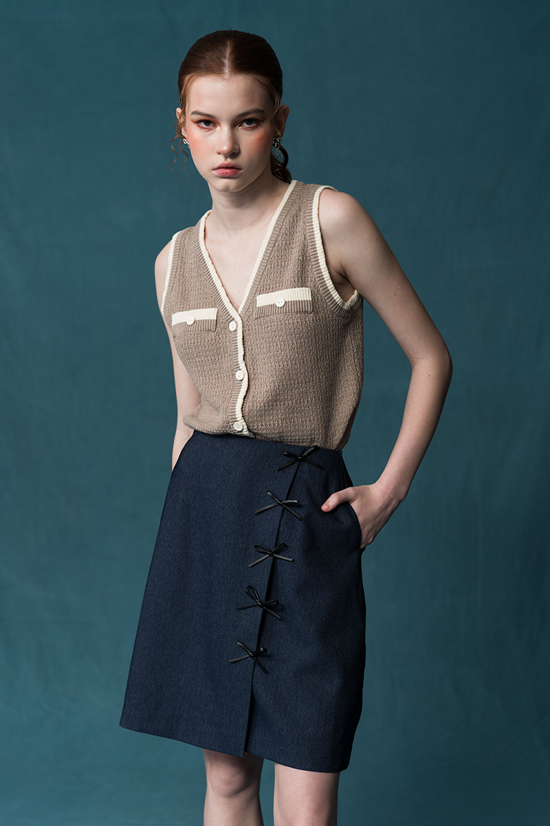 Knitted Top With Contrast Piping In Latte Brown
