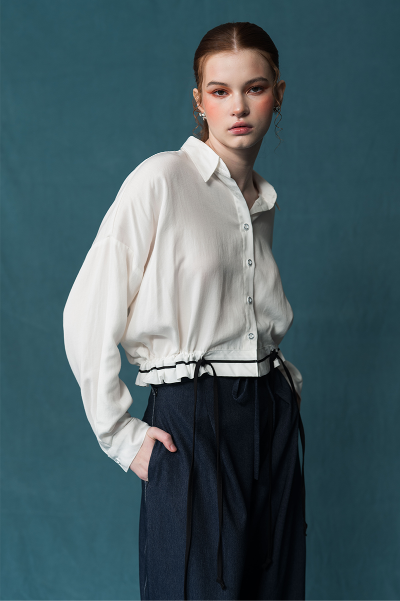 Ribbon Drawstring Cropped Shirt In White