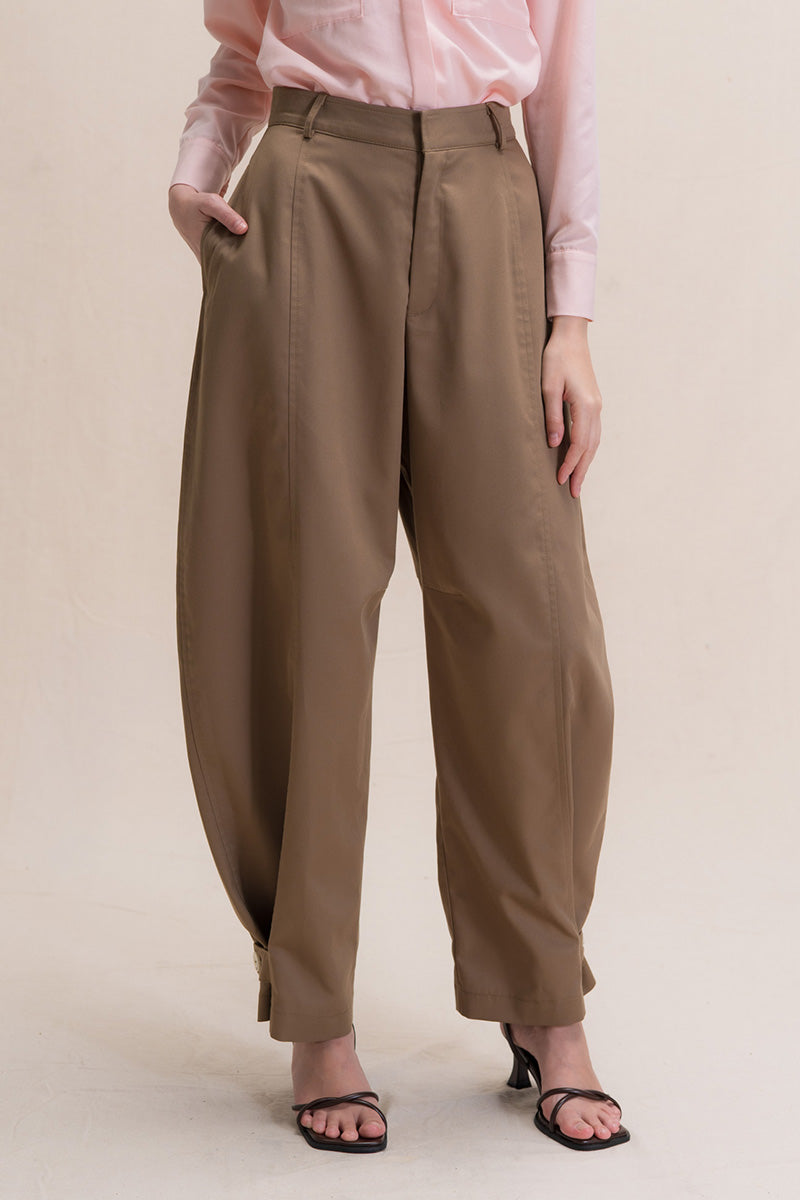 Barrel Pants With Ankle Button Details In Toffee Brown