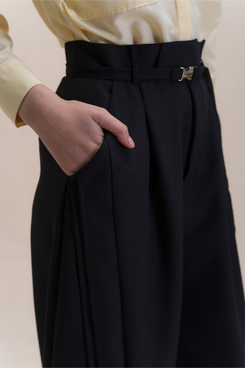 Barrel Pants With Buckle Belt And Side Stripes In Black