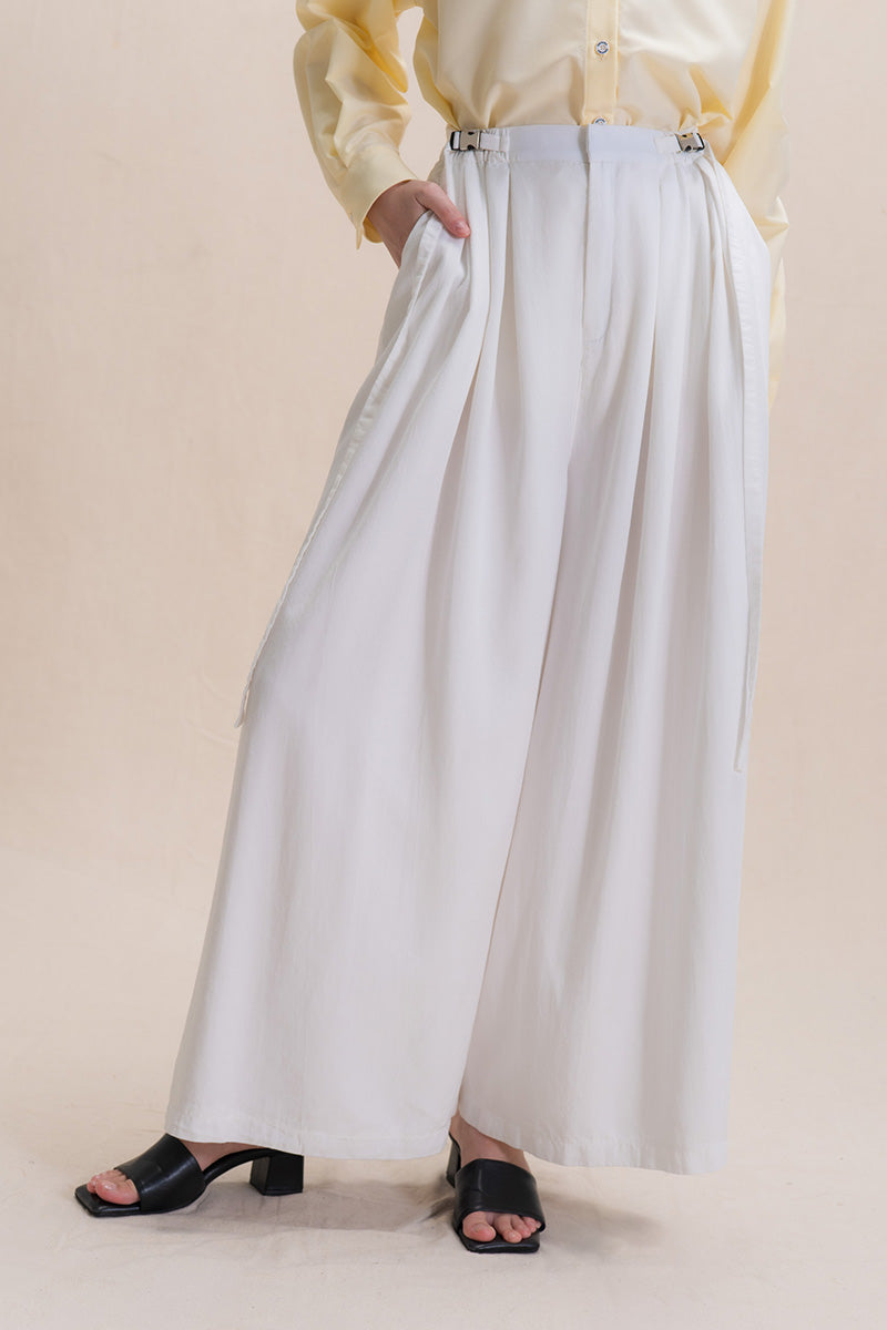 Buckle 15 Pants In White Tencel