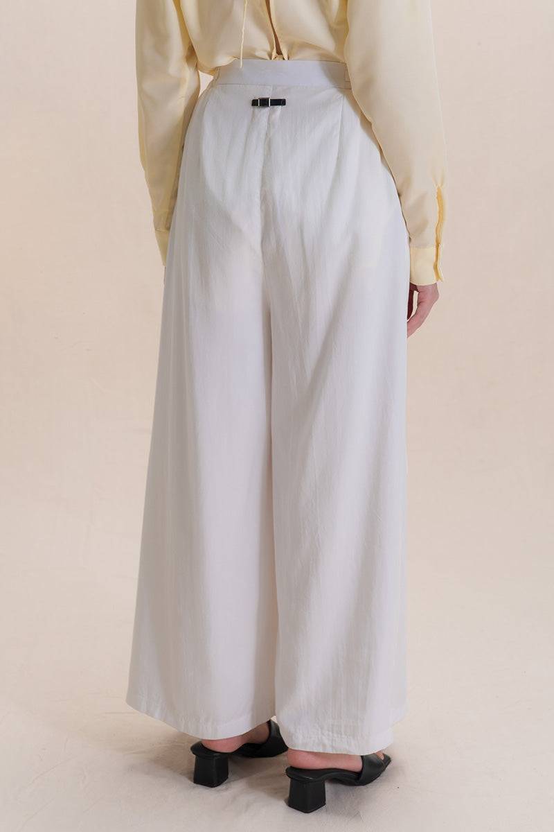 Buckle 15 Pants In White Tencel