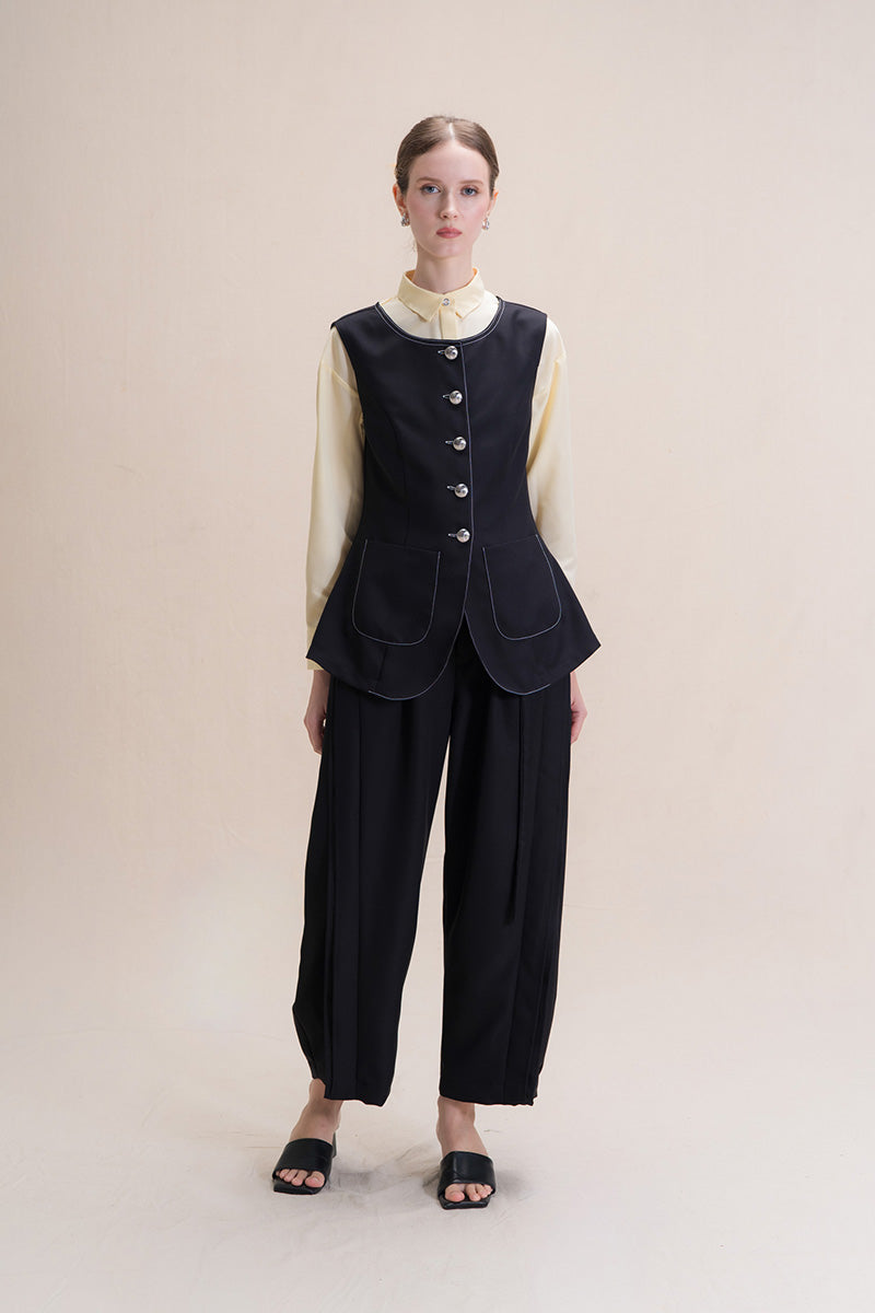Contrast Topstitch Vest In Black