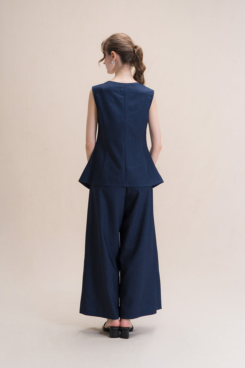 Contrast Topstitch Vest In Denim Blue