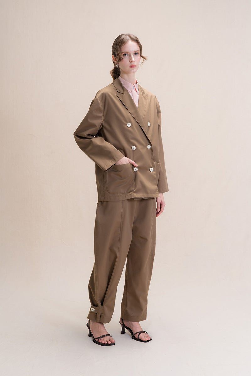 Relaxed Fit Blazer With Statement Buttons In Toffee Brown