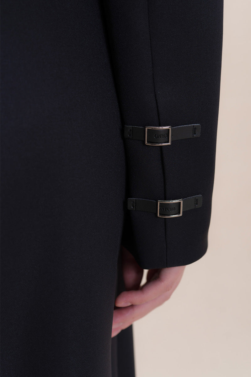 Buckle Cropped Blazer In Black