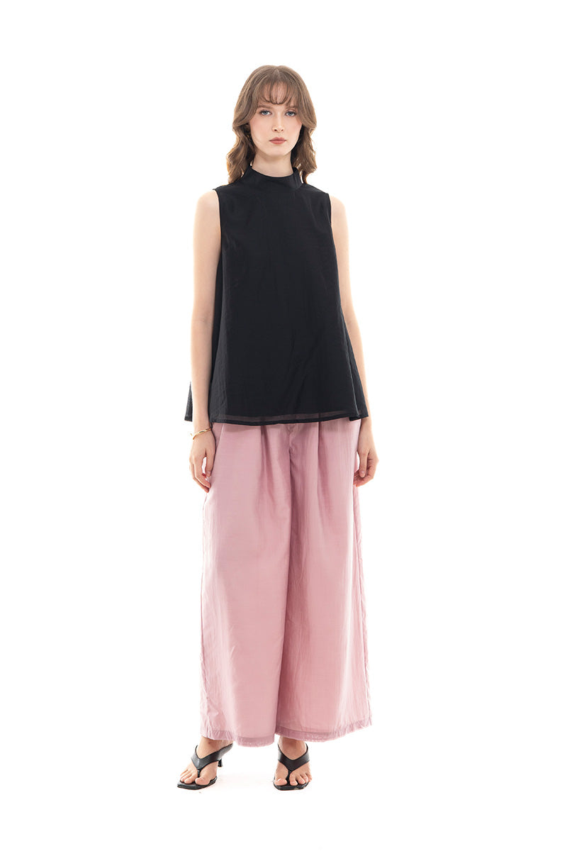 Mock Neck Sleeveless Top In Black