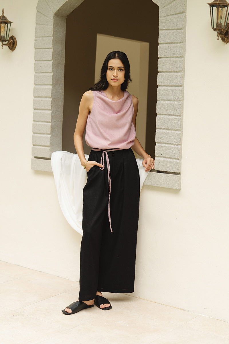 Natural Pleated Wide Leg Pants In Black