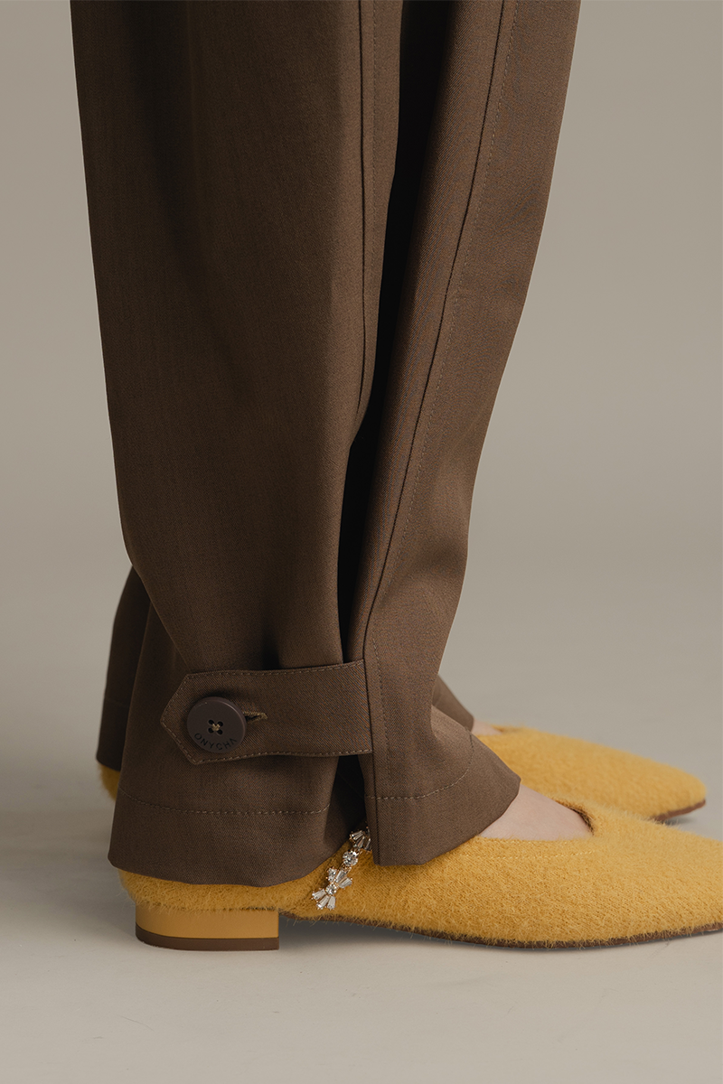 Barrel Pants With Ankle Button Details In Walnut
