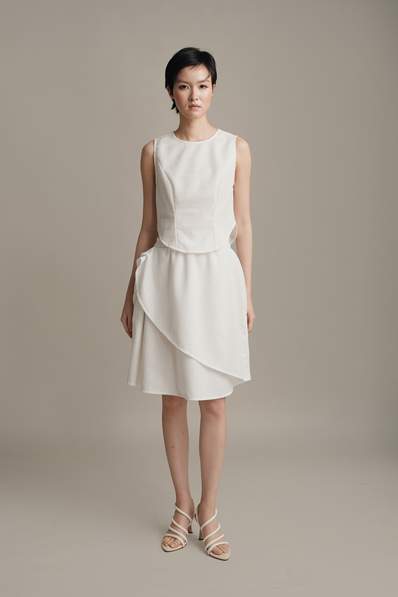 Lace Asymmetric Skirt In White