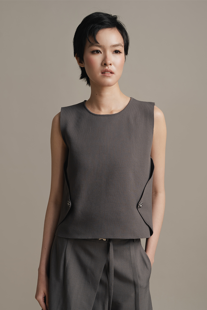 Overlap Detail Knit Top In Graphite