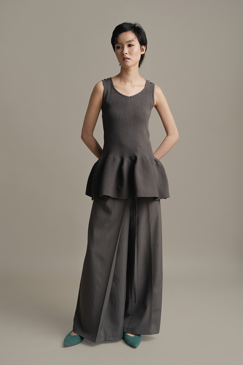 Peplum Knit Top In Graphite