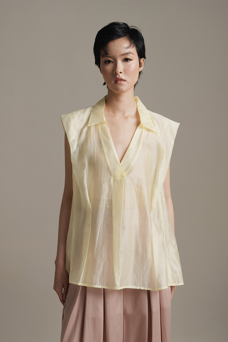 Sleeveless Pleated Shirt In Yellow