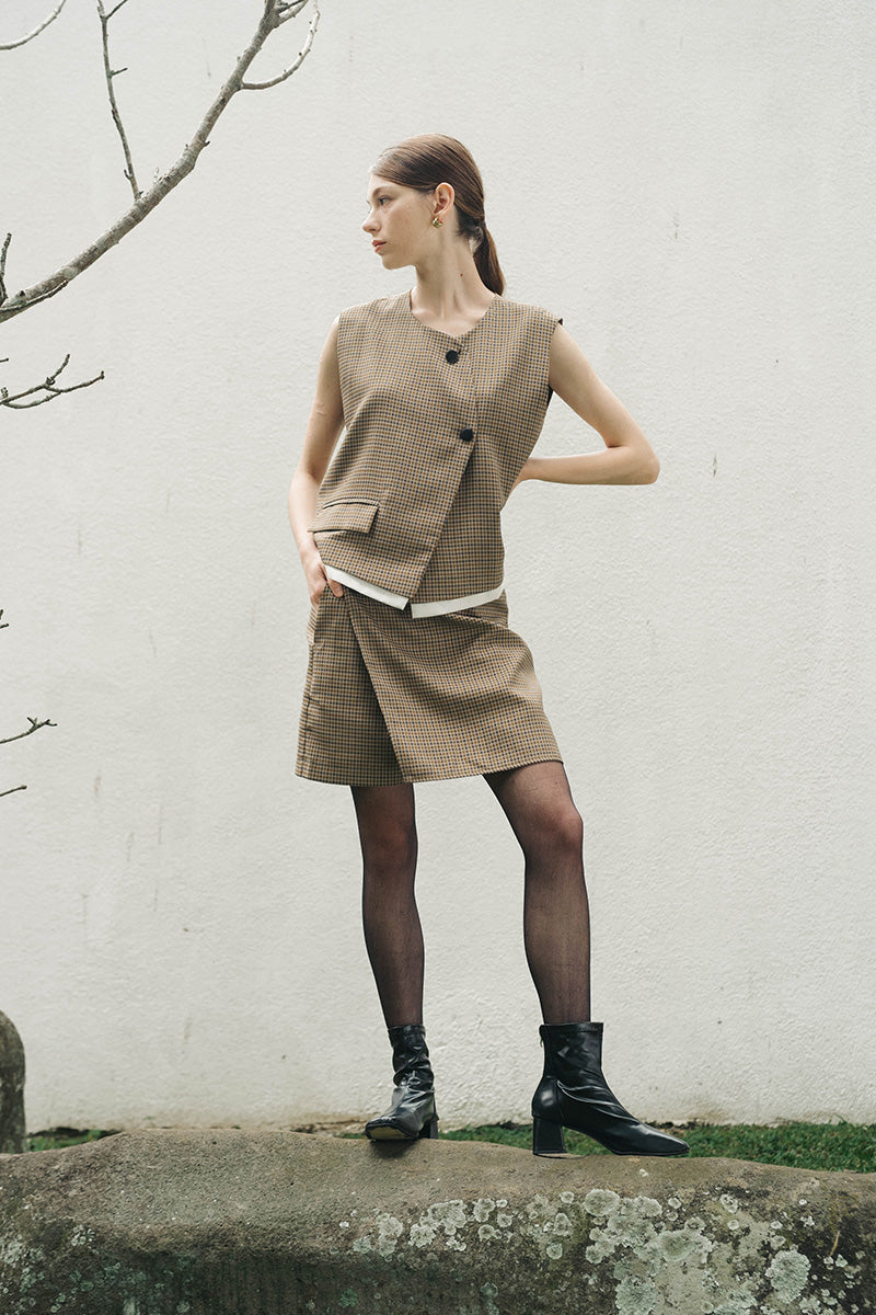 Asymmetric Buttoned Vest With Contrast Hem In Brown Houndstooth